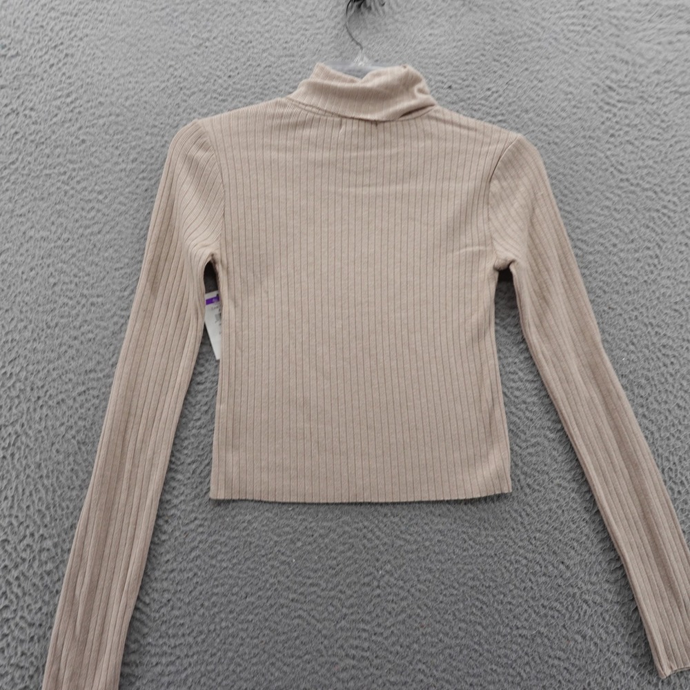 Urban Social Ribbed Knit Turtleneck Long Sleeve Cropped Top Beige Small NEW - Picture 4 of 11
